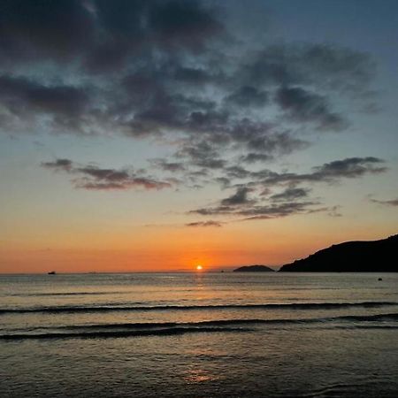 Espaco Rosa De Saron Hotel Sao Sebastiao  Bagian luar foto